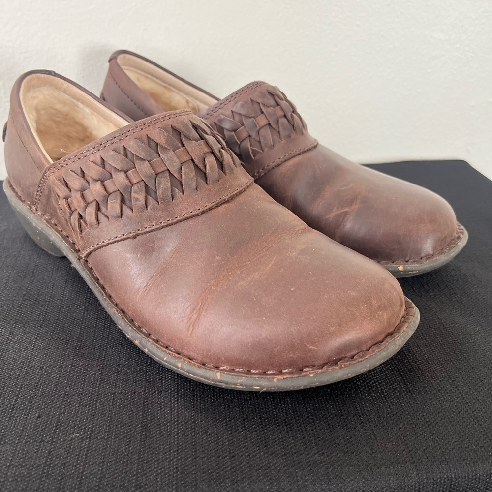 UGG Australia Anika Slip On Shoes. Size 7. Brown
